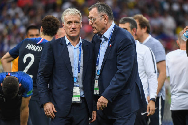 中占据主动 中占据主动