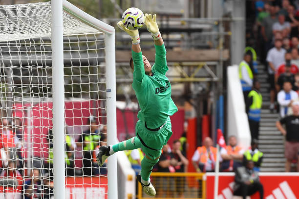 超半场落后 超半场落后